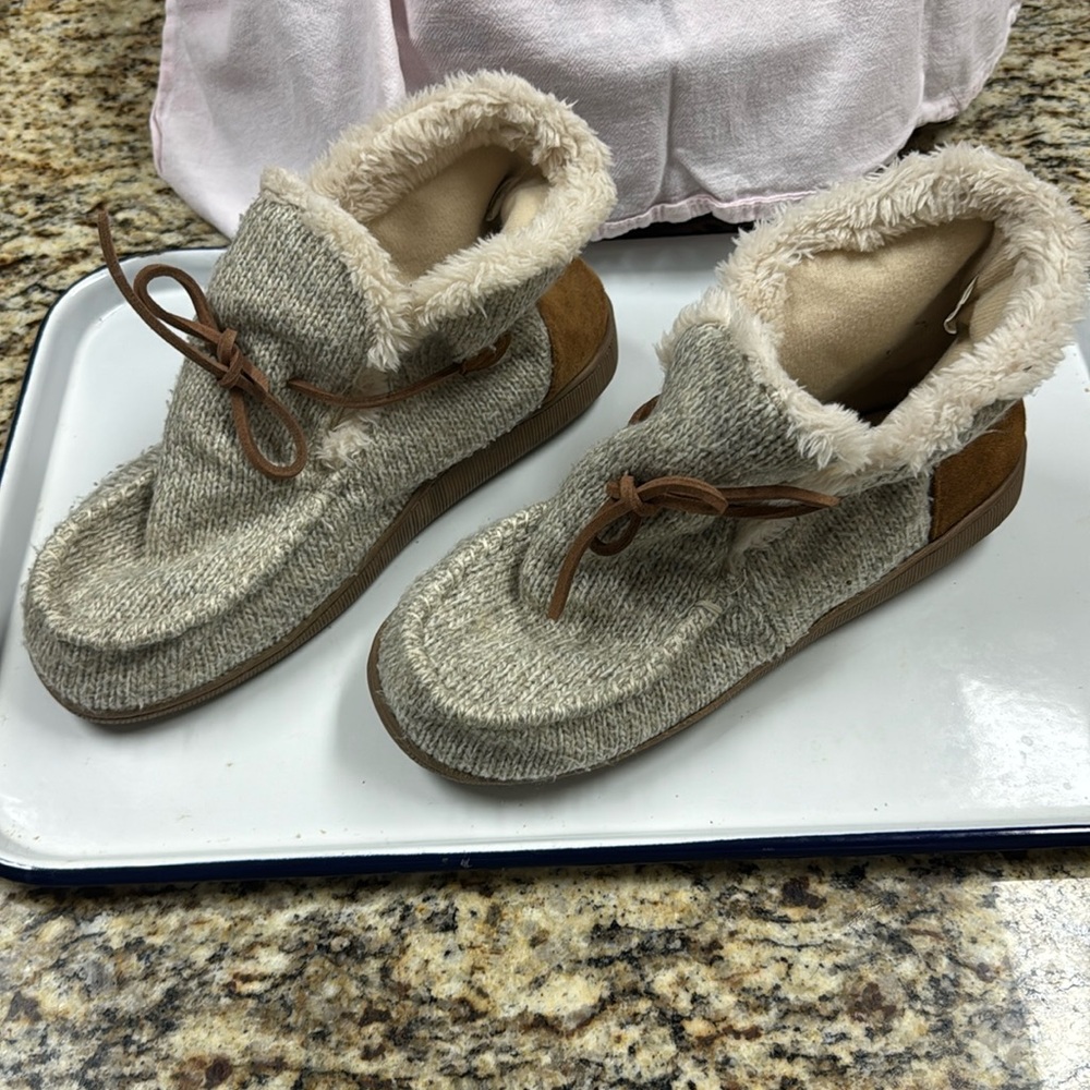 Sonoma House Booties Tan L9-10
